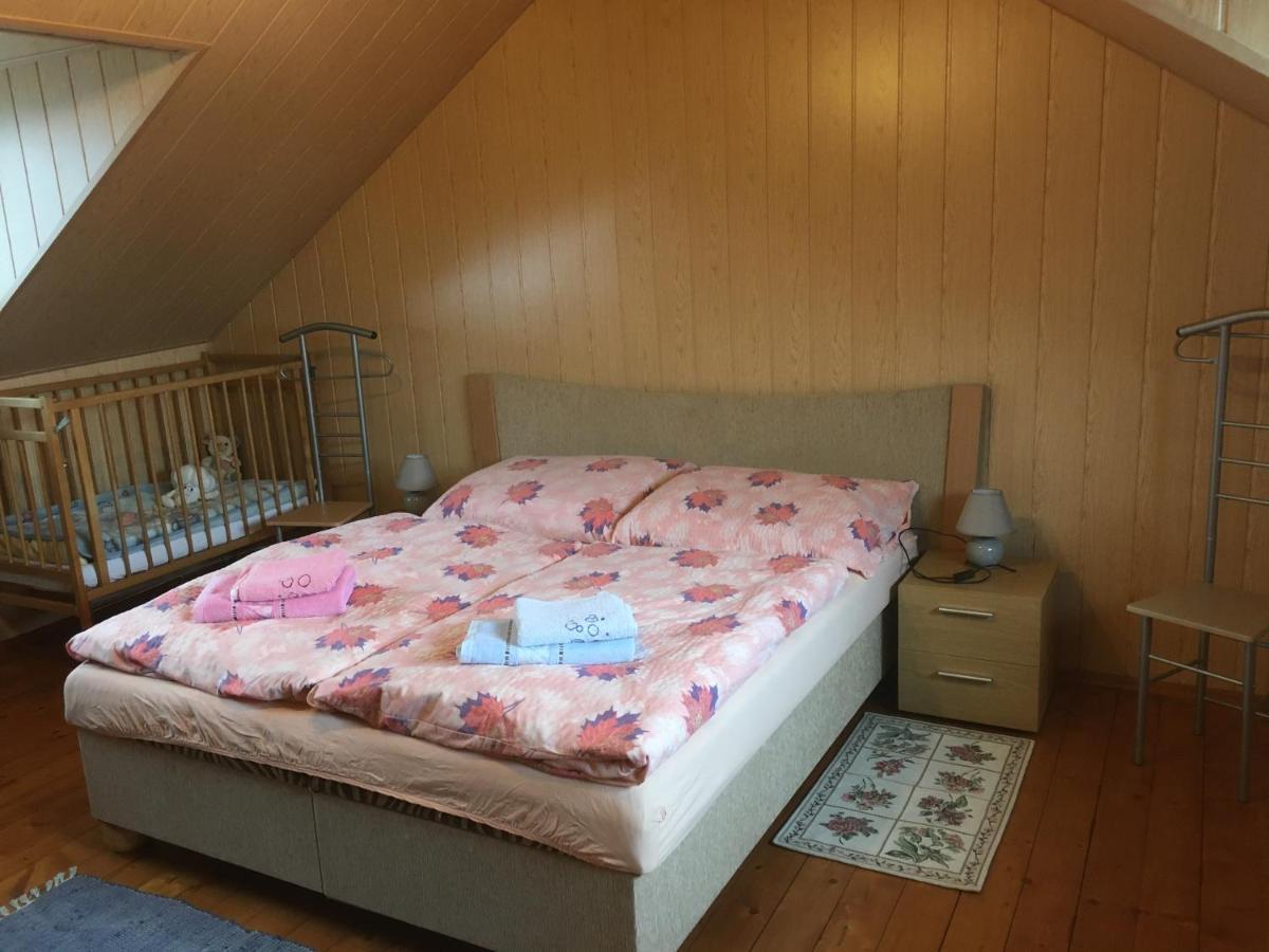Apartman U Holica บันสกา ชีอาว์นีซา ภายนอก รูปภาพ